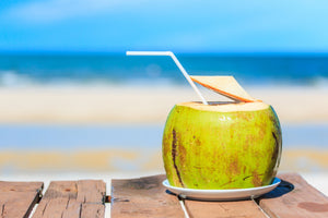 Los 10 beneficios de tomar agua de coco